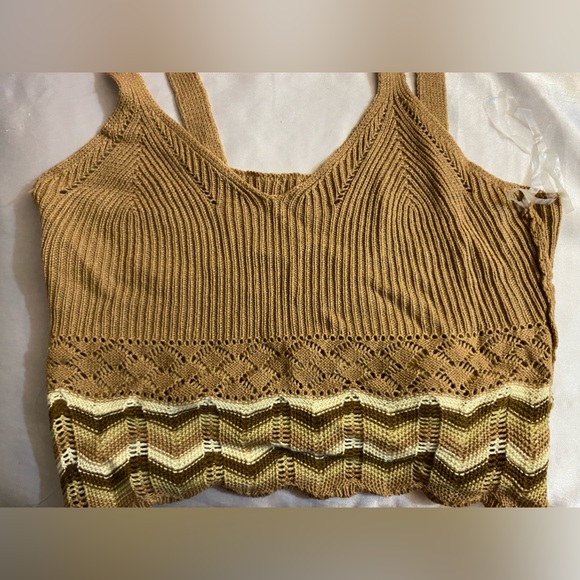 Crop Tops - Picture 3 of 11